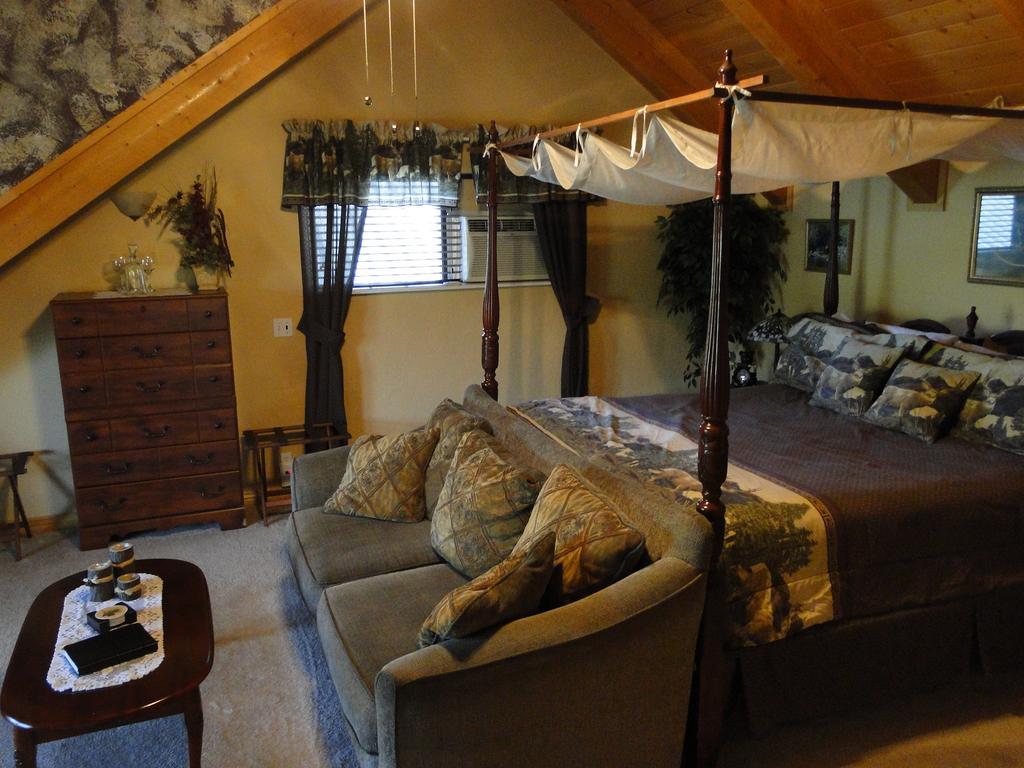 باغوسا سبرينغز Elkwood Manor Bed & Breakfast الغرفة الصورة