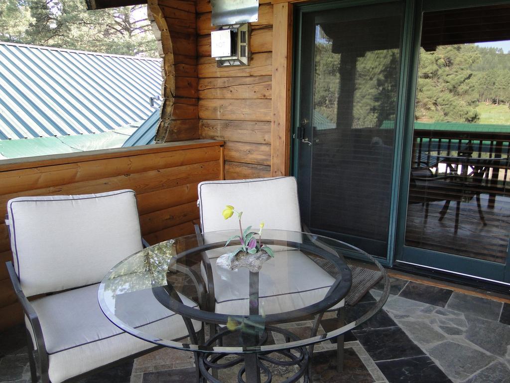 باغوسا سبرينغز Elkwood Manor Bed & Breakfast الغرفة الصورة